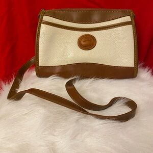 🌹 Vintage Dooney & Bourke Bag. Crossbody.